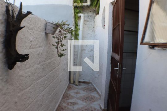 Quintal de casa à venda com 2 quartos, 176m² em Jardim Belval, Barueri