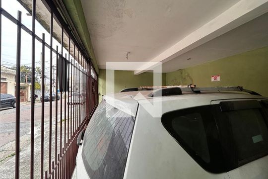 Garagem de casa à venda com 4 quartos, 180m² em Jardim Maracana, São Paulo