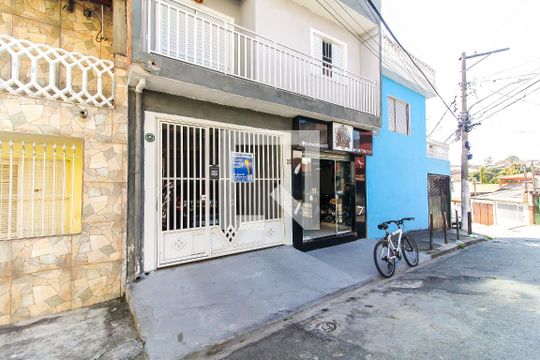 Fachada  de casa para alugar com 2 quartos, 140m² em Itaquera, São Paulo