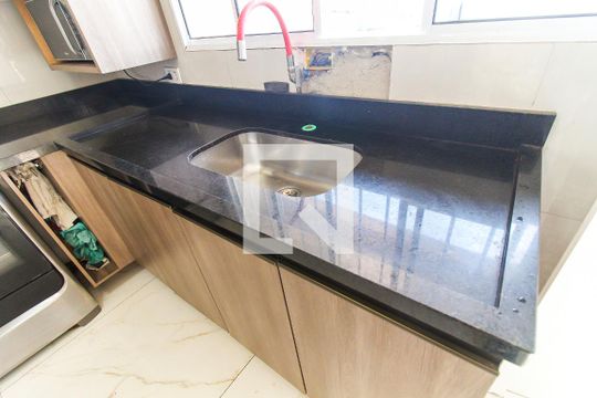 Cozinha de casa para alugar com 2 quartos, 140m² em Itaquera, São Paulo