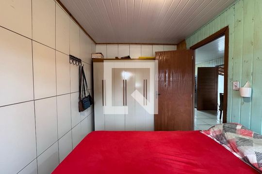 Quarto de casa à venda com 2 quartos, 80m² em Santos Dumont, São Leopoldo
