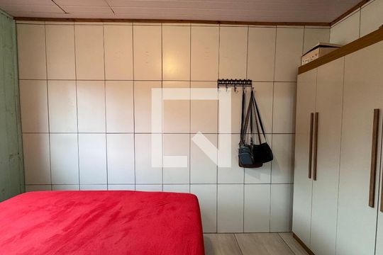 Quarto de casa à venda com 2 quartos, 80m² em Santos Dumont, São Leopoldo