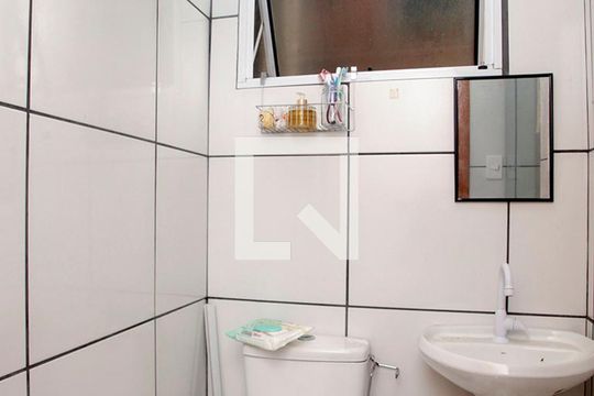 Banheiro de apartamento à venda com 1 quarto, 31m² em Centro Histórico, Porto Alegre