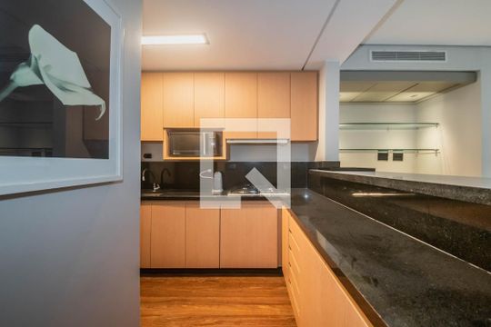 Cozinha de apartamento à venda com 1 quarto, 60m² em Itaim Bibi, São Paulo