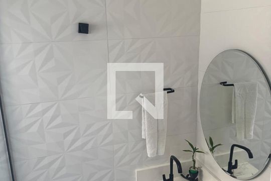 Banheiro 1 de apartamento à venda com 2 quartos, 61m² em Santa Terezinha, São Bernardo do Campo