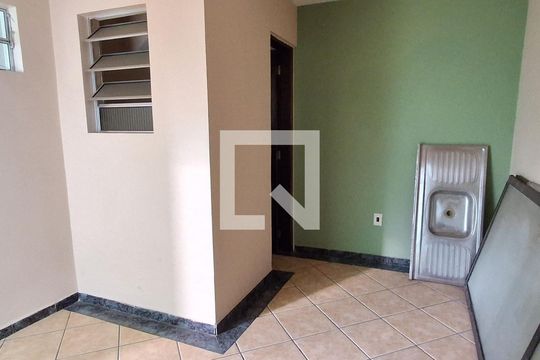 Área de Serviço de casa para alugar com 2 quartos, 212m² em Jardim do Mar, São Bernardo do Campo