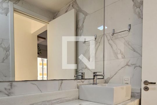 Banheiro de apartamento à venda com 2 quartos, 41m² em Cambuci, São Paulo