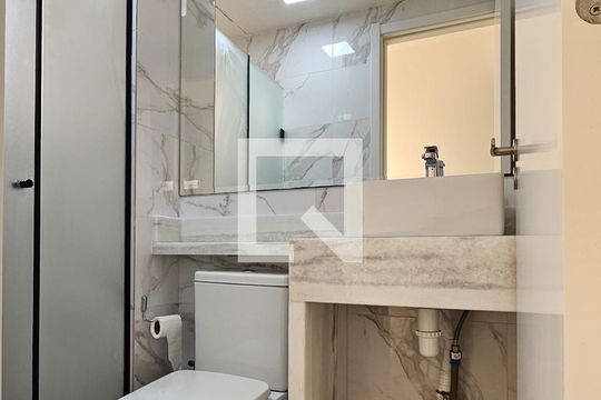 Banheiro de apartamento à venda com 2 quartos, 41m² em Cambuci, São Paulo