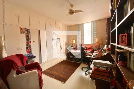 Quarto 1 de apartamento à venda com 6 quartos, 647m² em Copacabana, Rio de Janeiro