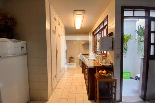 Cozinha de apartamento à venda com 6 quartos, 647m² em Copacabana, Rio de Janeiro