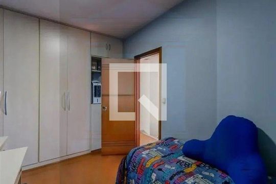 Casa à venda com 3 quartos, 250m² em Vila Gumercindo, São Paulo
