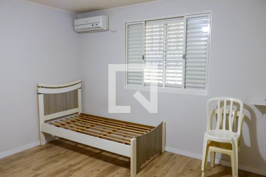 Quarto 1 de casa para alugar com 4 quartos, 350m² em Novo Osasco, Osasco
