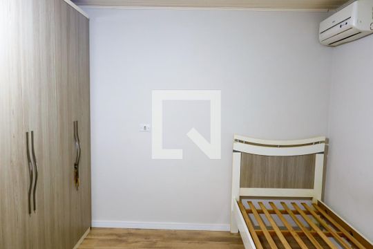 Quarto 1 de casa para alugar com 4 quartos, 350m² em Novo Osasco, Osasco