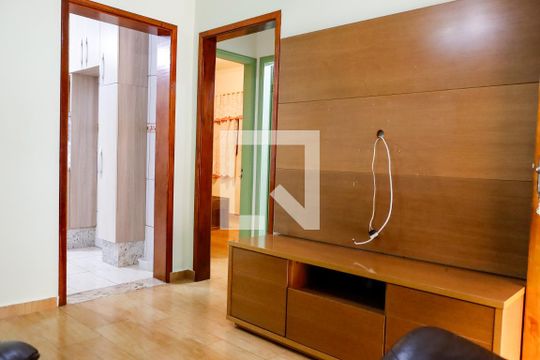 Sala de casa para alugar com 4 quartos, 350m² em Novo Osasco, Osasco
