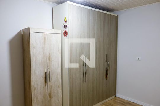 Quarto 1 de casa para alugar com 4 quartos, 350m² em Novo Osasco, Osasco