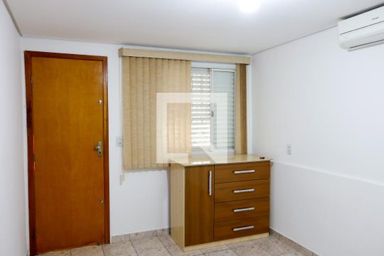 Quarto 2 de casa para alugar com 4 quartos, 350m² em Novo Osasco, Osasco