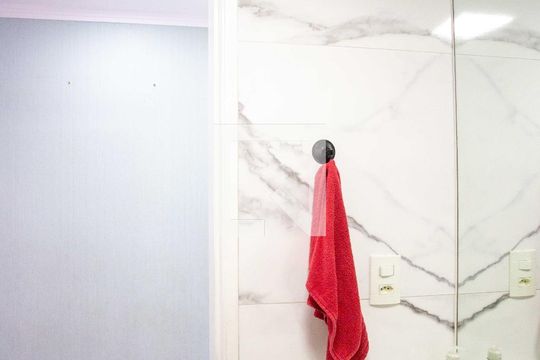 Banheiro de apartamento à venda com 2 quartos, 47m² em Centro, Diadema