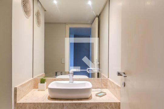 Lavabo de apartamento à venda com 4 quartos, 165m² em Menino Deus, Porto Alegre