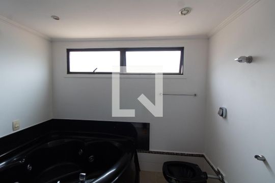 Banheiro da Suíte de apartamento à venda com 3 quartos, 200m² em Jardim Chapadão, Campinas