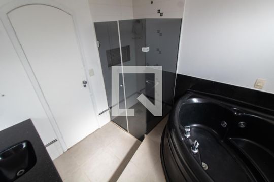 Banheiro da Suíte de apartamento para alugar com 3 quartos, 200m² em Jardim Chapadão, Campinas