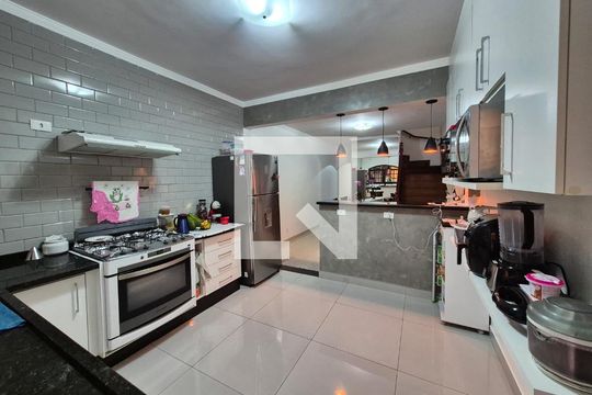 Casa à venda com 3 quartos, 186m² em Jardim Sarah, São Paulo