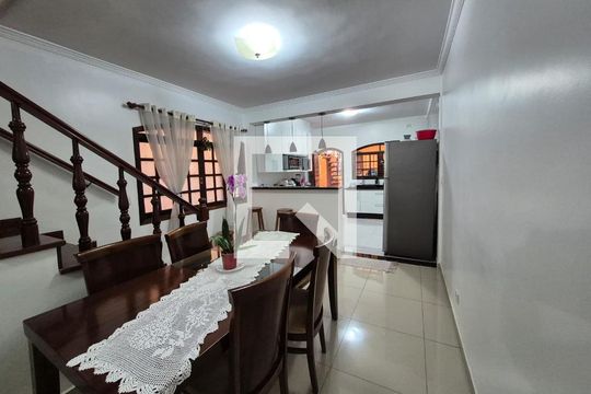 Casa à venda com 3 quartos, 186m² em Jardim Sarah, São Paulo