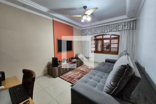 Casa à venda com 3 quartos, 186m² em Jardim Sarah, São Paulo