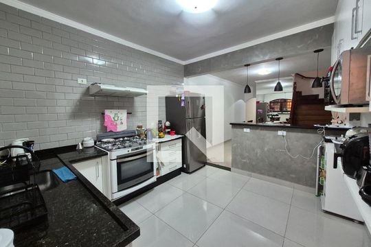 Casa à venda com 3 quartos, 186m² em Jardim Sarah, São Paulo