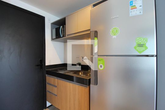 Cozinha de kitnet/studio para alugar com 1 quarto, 22m² em Indianópolis, São Paulo