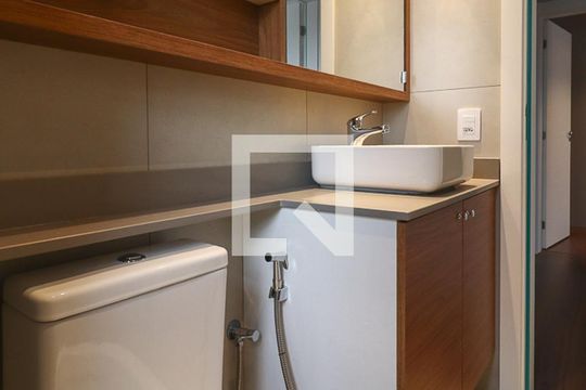Banheiro Social de apartamento à venda com 3 quartos, 129m² em Petrópolis, Porto Alegre