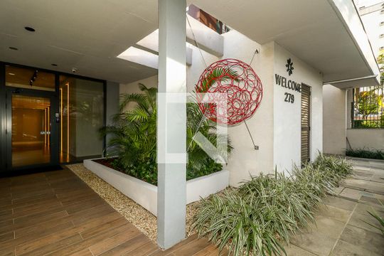 Fachada de apartamento à venda com 3 quartos, 129m² em Petrópolis, Porto Alegre