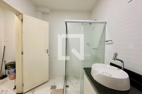 Banheiro de kitnet/studio à venda com 1 quarto, 33m² em Laranjeiras, Rio de Janeiro