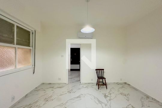 Studio de kitnet/studio à venda com 1 quarto, 33m² em Laranjeiras, Rio de Janeiro