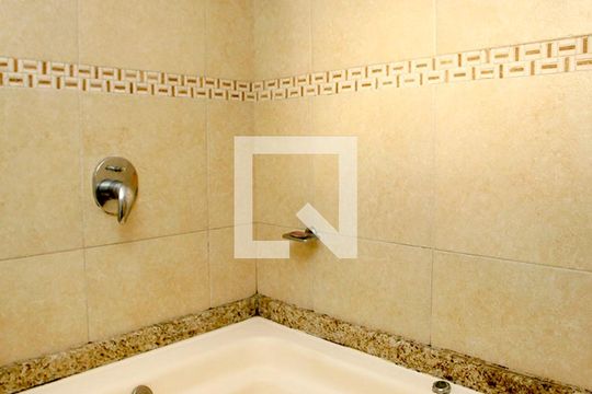 Banheiro 1 Quarto Suíte de apartamento à venda com 4 quartos, 191m² em Mont’serrat, Porto Alegre