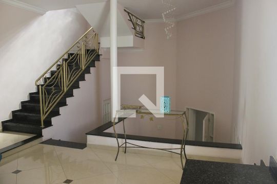 Sala de casa à venda com 5 quartos, 306m² em Jardim Santa Clara, Guarulhos