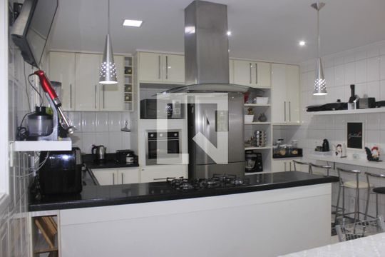 Cozinha de casa à venda com 5 quartos, 306m² em Jardim Santa Clara, Guarulhos