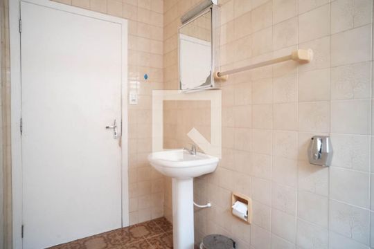 Banheiro Social de casa à venda com 4 quartos, 260m² em Vila Guilhermina, São Paulo