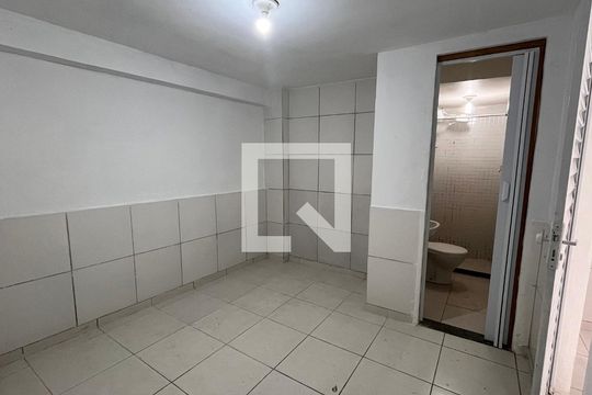 Quarto de kitnet/studio para alugar com 1 quarto, 35m² em Recreio dos Bandeirantes, Rio de Janeiro