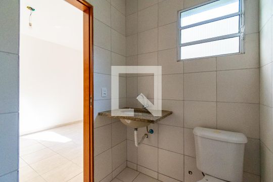 Banheiro da Suíte 1 de casa de condomínio à venda com 2 quartos, 75m² em Conjunto Residencial Jardim Canaa, São Paulo
