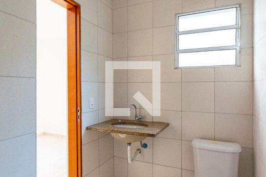 Banheiro da Suíte 1 de casa de condomínio à venda com 2 quartos, 75m² em Conjunto Residencial Jardim Canaa, São Paulo