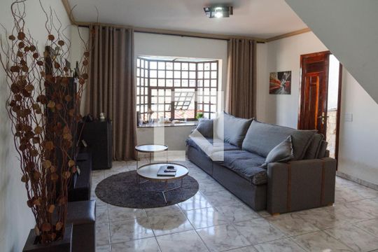 Sala de casa à venda com 4 quartos, 175m² em Parque Renato Maia, Guarulhos