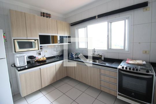 Cozinha de casa à venda com 3 quartos, 199m² em Vila Campesina, Osasco