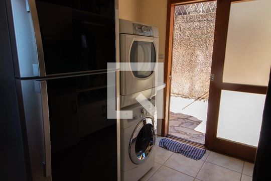 Área de Serviço de casa de condomínio para alugar com 3 quartos, 283m² em Chácara São Rafael, Campinas