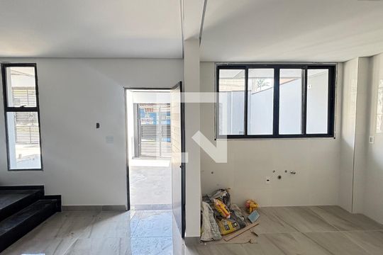 Sala/Cozinha de casa à venda com 2 quartos, 70m² em Vila Alto de Santo Andre, Santo André