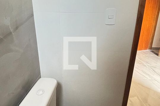 Banheiro da Suíte 1 de casa à venda com 2 quartos, 70m² em Vila Alto de Santo Andre, Santo André