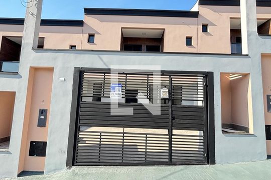 Fachada de casa à venda com 2 quartos, 70m² em Vila Alto de Santo Andre, Santo André