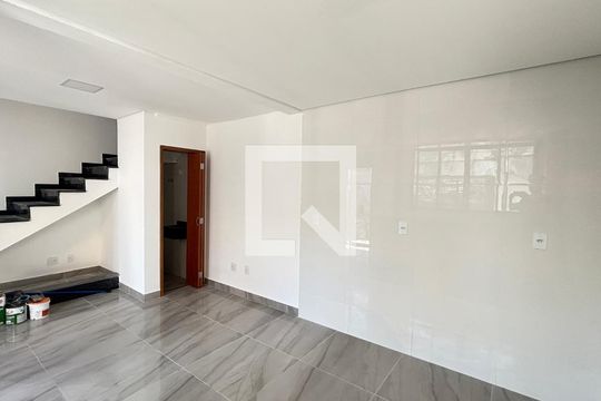 Sala de casa à venda com 2 quartos, 70m² em Vila Alto de Santo Andre, Santo André