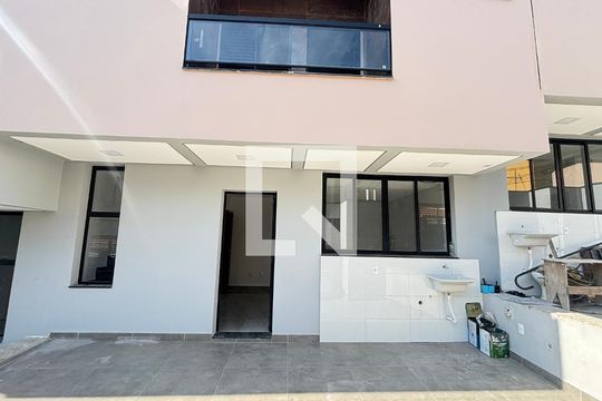 Garagem de casa à venda com 2 quartos, 70m² em Vila Alto de Santo Andre, Santo André