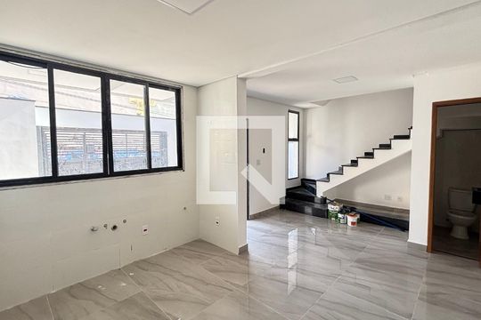 Sala de casa à venda com 2 quartos, 70m² em Vila Alto de Santo Andre, Santo André