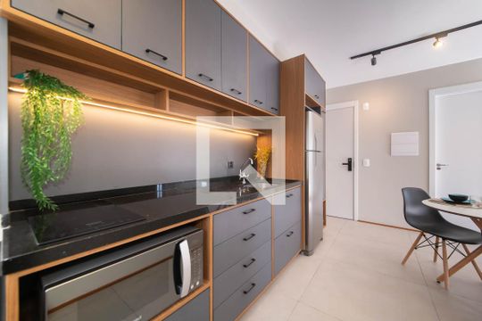 Cozinha  de apartamento para alugar com 2 quartos, 39m² em Campo Belo, São Paulo